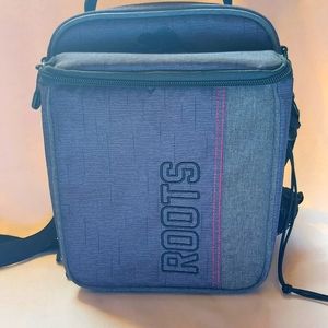 ROOTS CROSSBODY LUNCH BAG NWOT